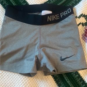 Nike pro shorts xs